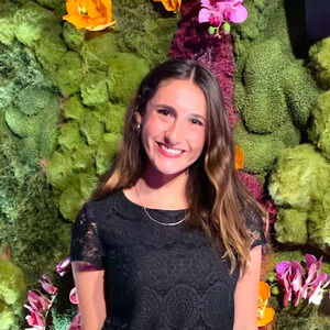 Meet your Posher, Laura